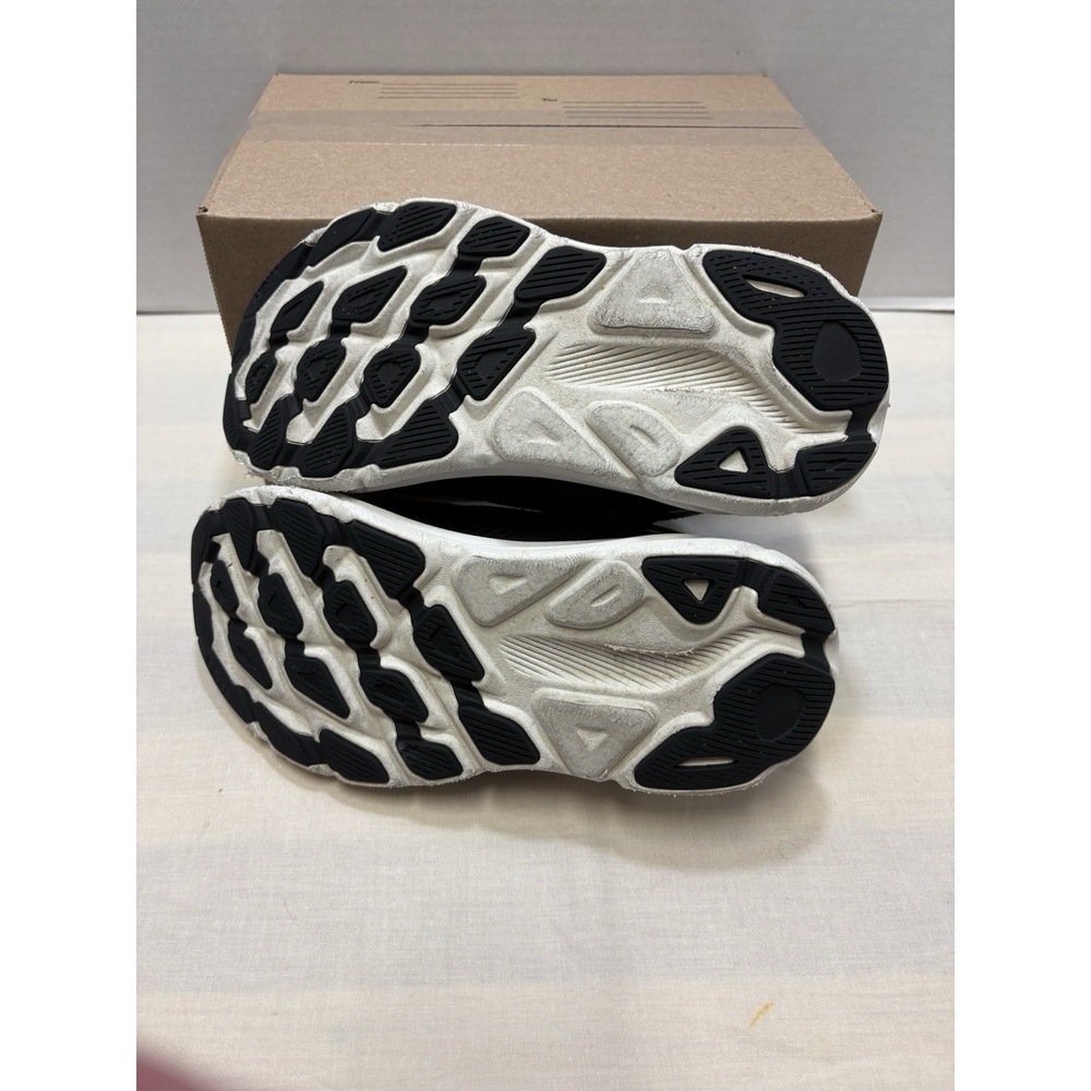 Hoka One Clifton 9 Womens Running Shoe Size 6D WIDE 1132211 BWHT Black/White - Picture 8 of 9